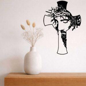 Krzyż z Chrystusem w koronie cierniowej